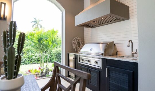 Trending Outdoor Kitchen Designs For Your Outdoor Living Space